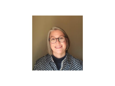 Photo portrait of Kari Barnes
