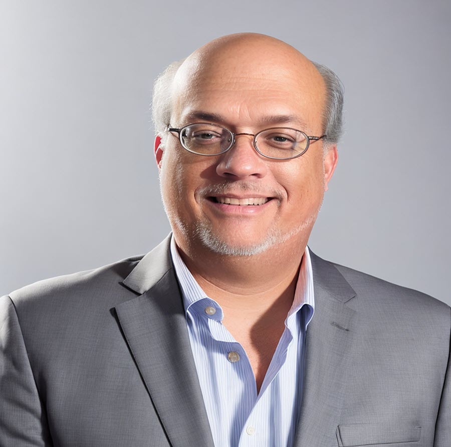Photo portrait of Ryan Morrison
